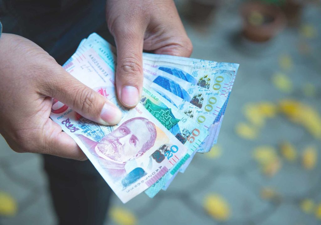 საქართველოში საშუალო თვიური ხელფასი 2271 ლარს აღემატება