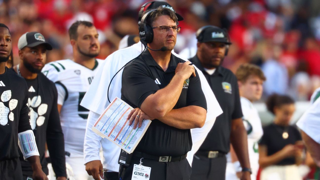 ოჰაიოს უნივერსიტეტმა ფეხბურთის მწვრთნელი ბრაიან სმიტი გაათავისუფლა