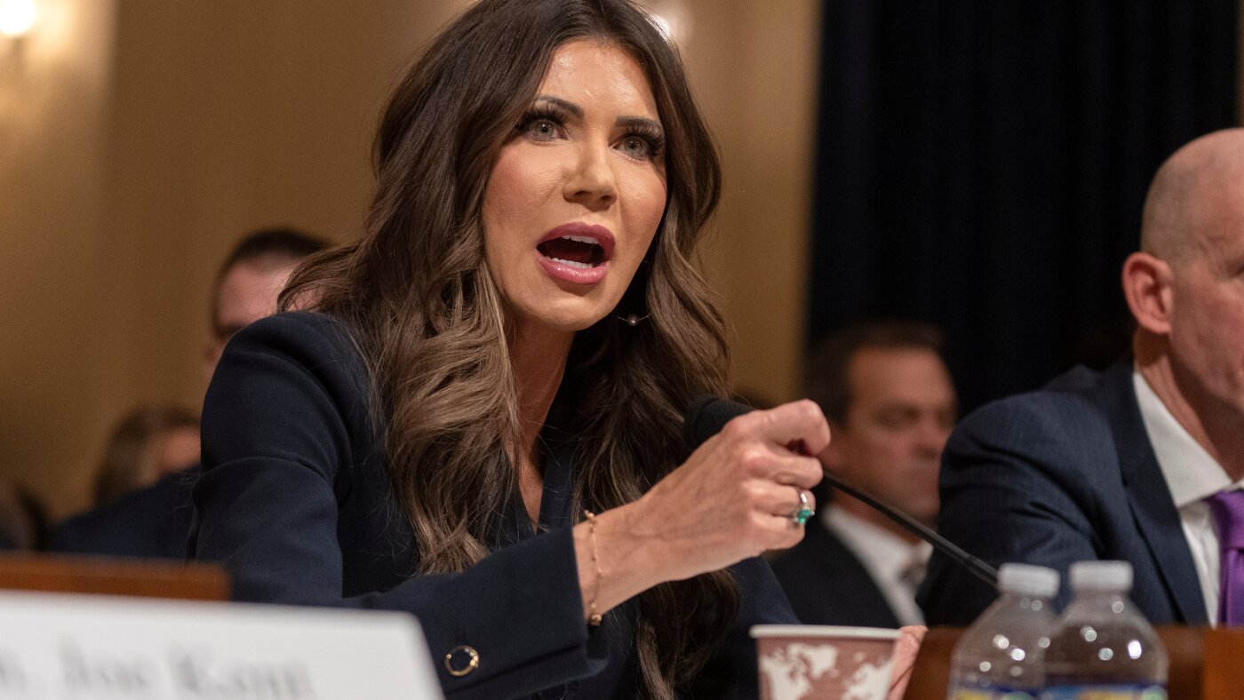 აშშ-მა მწვანე ბარათის ლატარიის პროგრამა შეაჩერა უნივერსიტეტებში მომხდარი სროლების შემდეგ