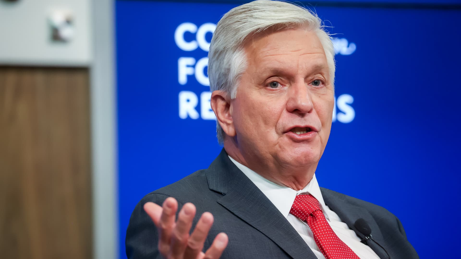 ქრისტოფერ უოლერმა ფედ-ის თავმჯდომარეობისთვის ტრამპთან გასაუბრება გაიარა