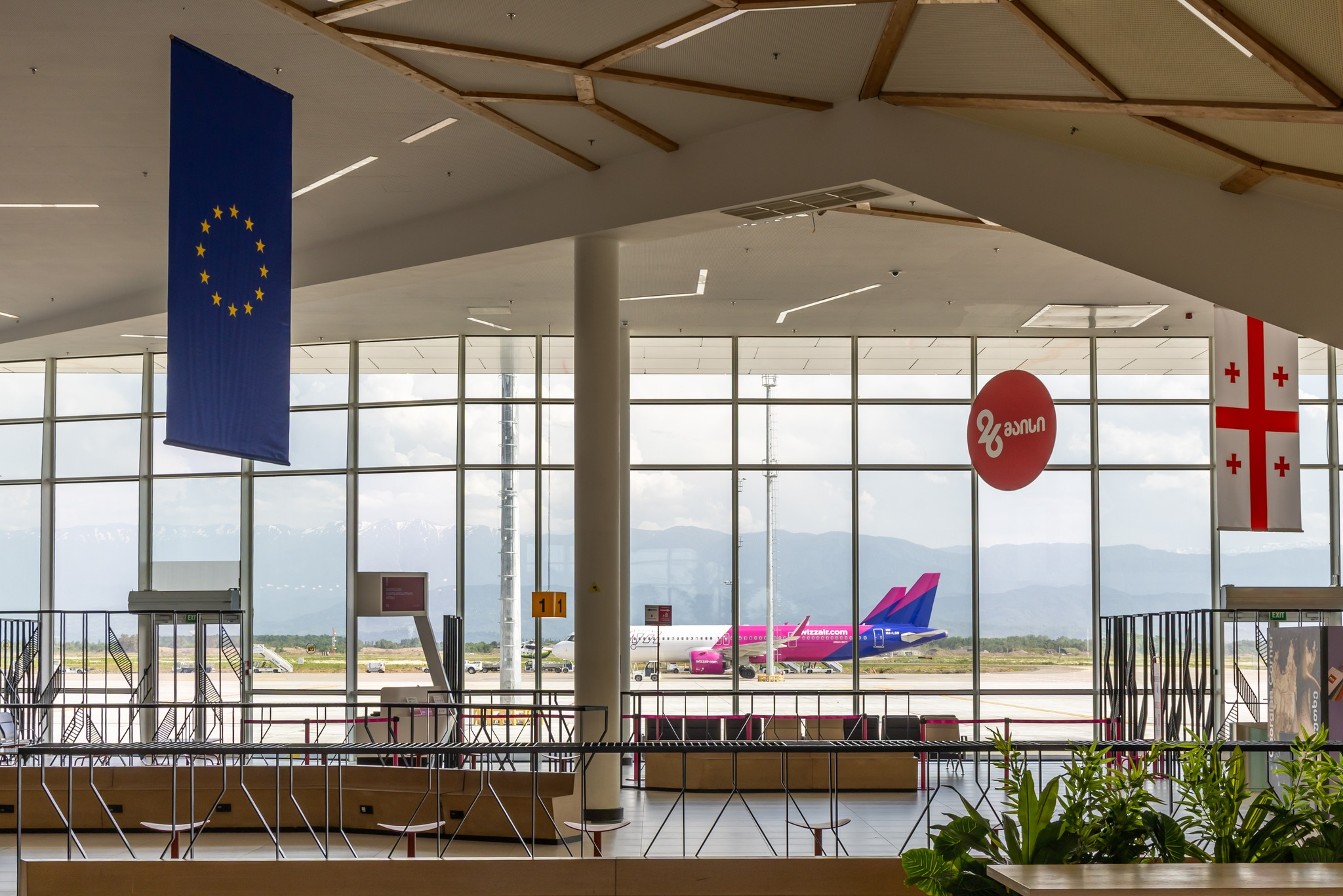 ევროკომისია საქართველოსთვის უვიზო რეჟიმის შეჩერებას აფრთხილებს