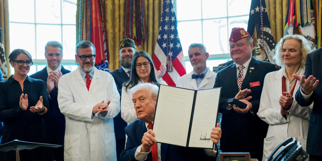 უოლ სტრიტი კანაფის კლასიფიკაციის ცვლილების ვადებს ელოდება