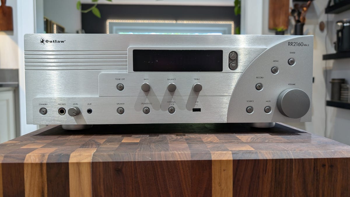 რეტრო გამაძლიერებელი მოლოდინს აჭარბებს ხმის სიზუსტით ZDNET-ის შეფასებით