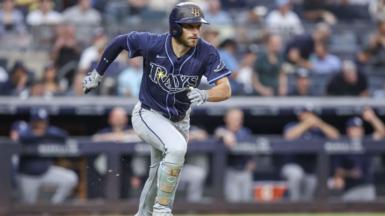 „პირატსმა“ ბრენდონ ლოუ სამმხრივი გაცვლით შეიძინა