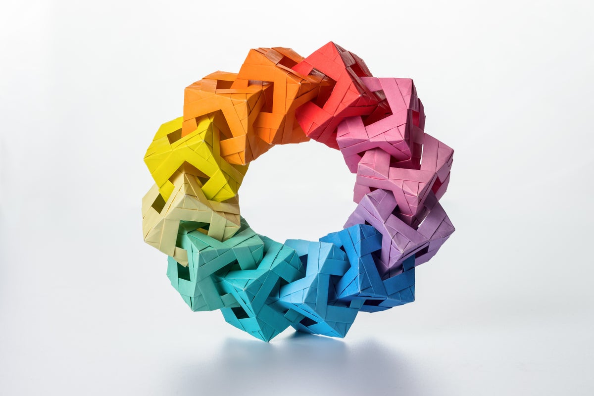 2025 წლის მათემატიკური აღმოჩენები: ახალი გეომეტრიული ფიგურისა და რიცხვთა თეორიის მიღწევები