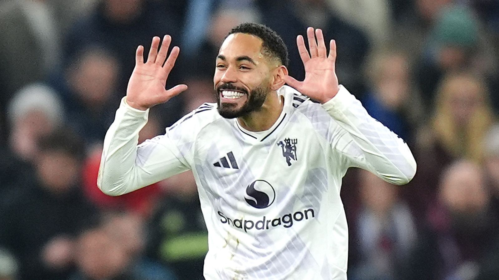 ნევილი „მანჩესტერ იუნაიტედის“ თამაშის ცვლილებას აფასებს, კინი კვლავ უკმაყოფილოა