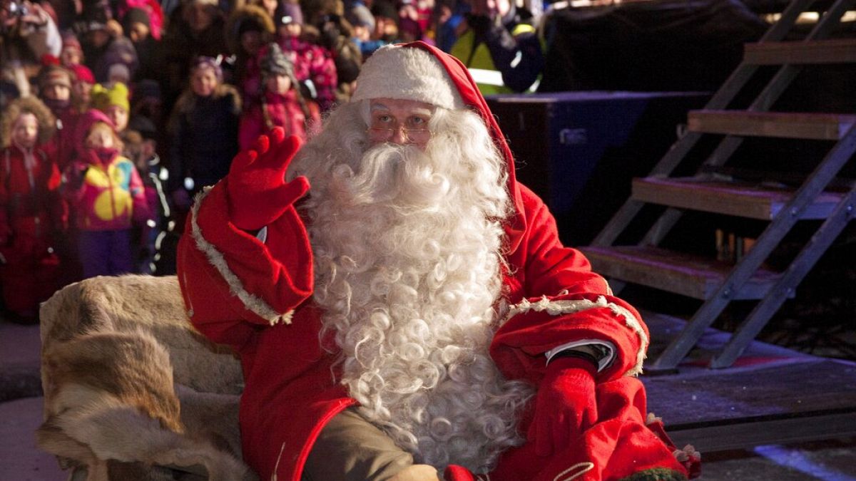 სანტა კლაუსმა საჩუქრების დასარიგებლად ლაპლანდია დატოვა