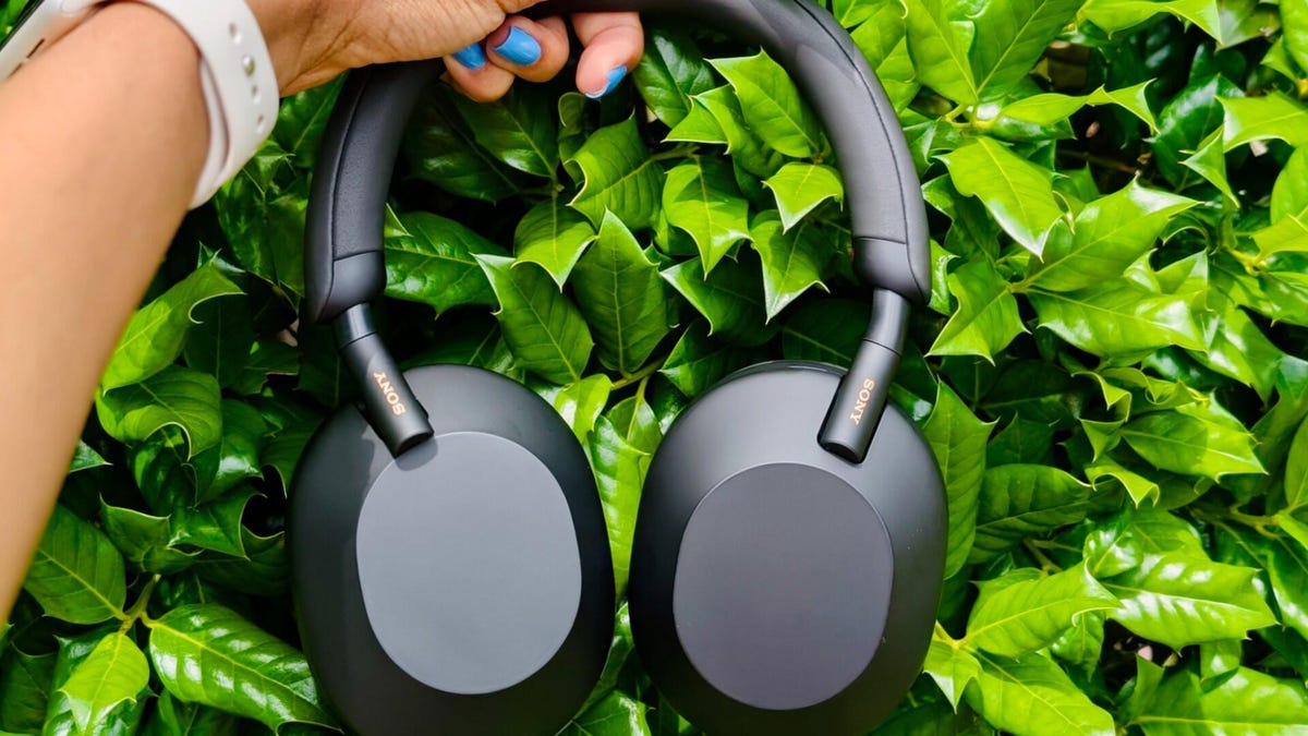 Sony WH-1000XM5 ყურსასმენებზე 50%-ზე მეტი ფასდაკლება და საჩუქარი