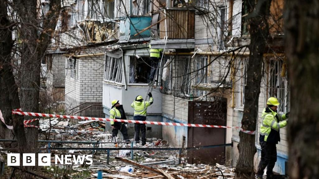 რუსეთის მასშტაბური საჰაერო შეტევა უკრაინაზე: დაიღუპა სამი ადამიანი