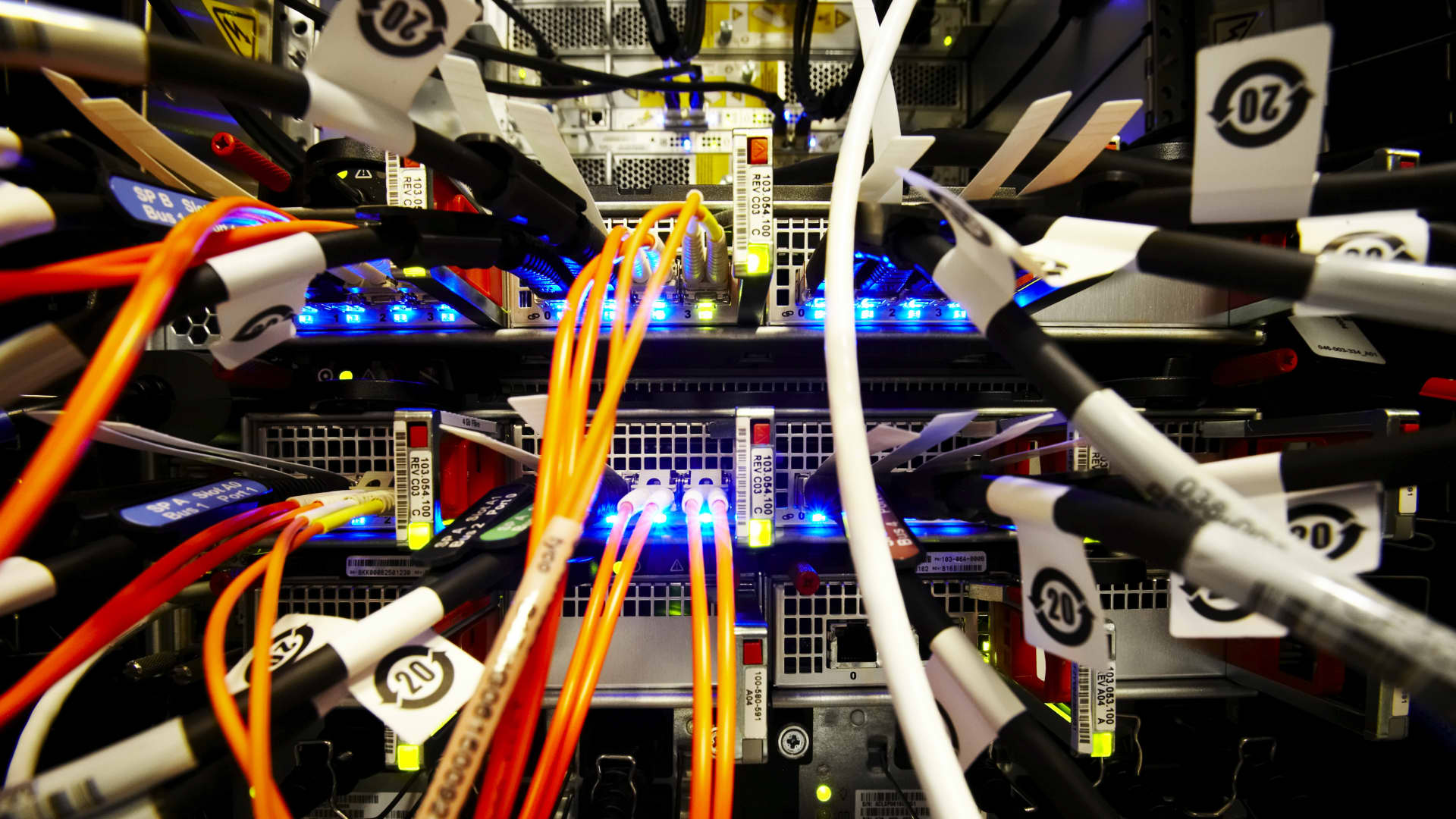 AI-ს ზრდის ფონზე, ინფრასტრუქტურული კომპანიების აქციები სამჯერ გაძვირდა