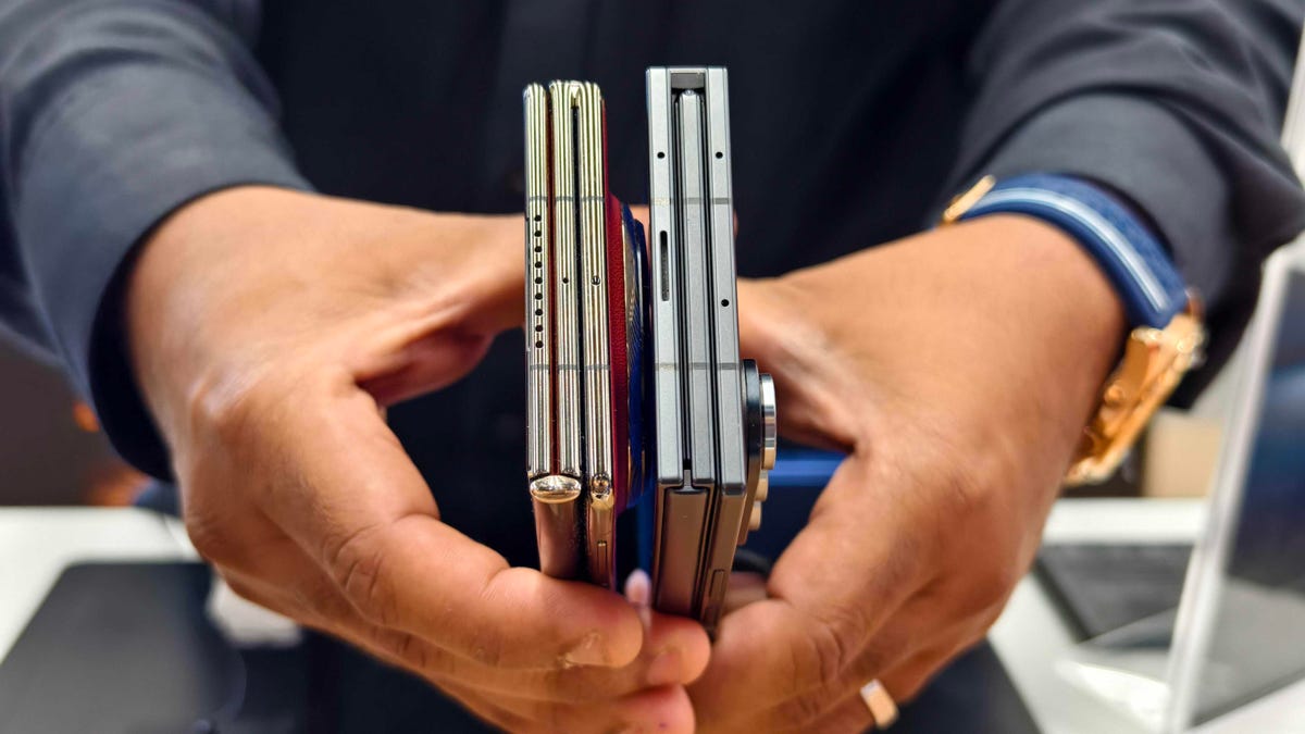 სამსუნგი და Huawei სამკეც დისპლეიანი სმარტფონების ბაზარზე